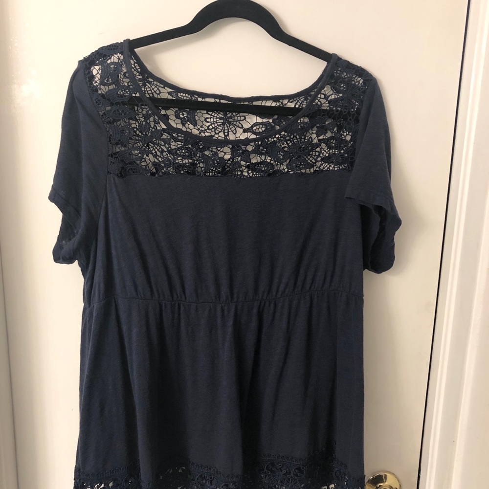 Torrid size 2 navy blue floral lace top